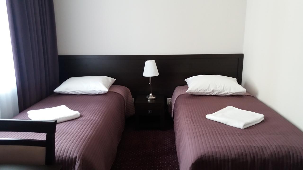 Scsk Pol Lawy Hotel Pulawy Exterior photo